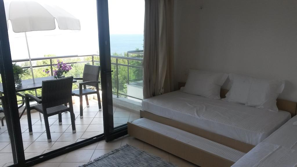 Paressa Villas Néa Fókaia Zimmer foto